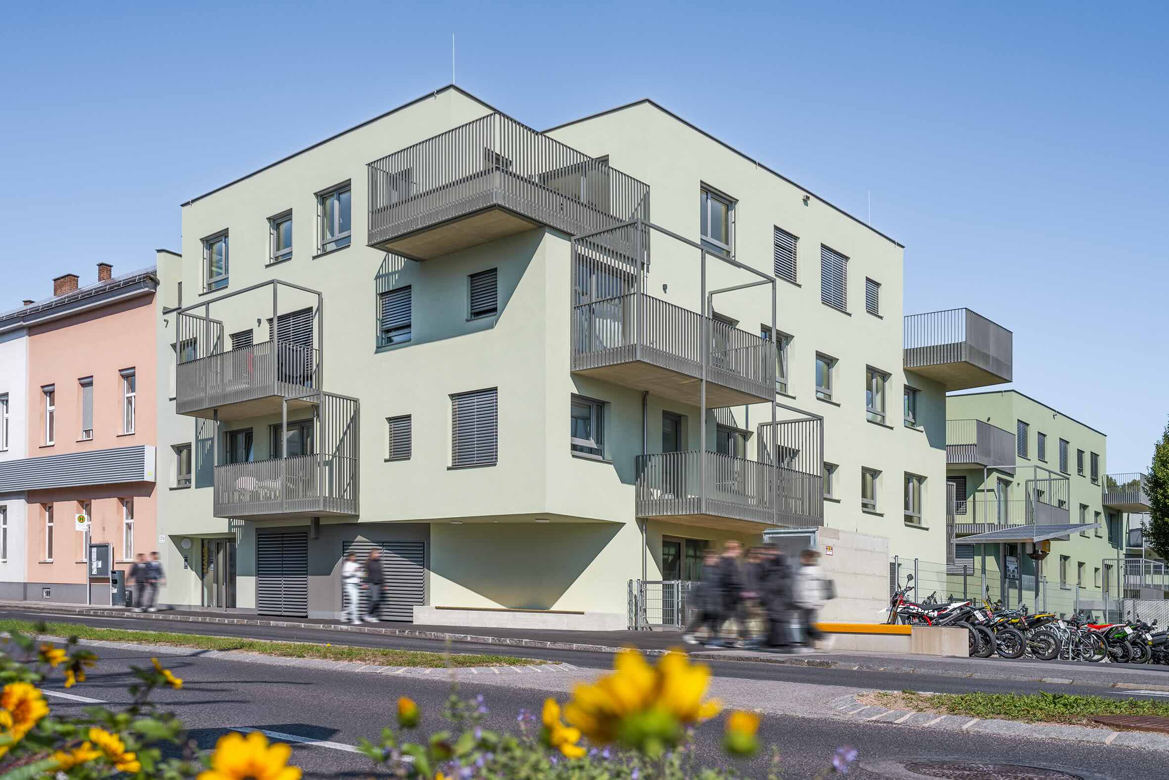 Neubau Neu in der Stadt in der Ungargasse 27, 2700 Wiener Neustadt, mit Balkonen